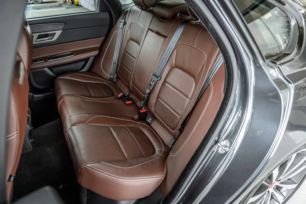 2018 Jaguar XF JAGUAR XF S AWD - NAV - PANO ROOF - BACKUP CAM - GORGEOUS - 22952626 - 40