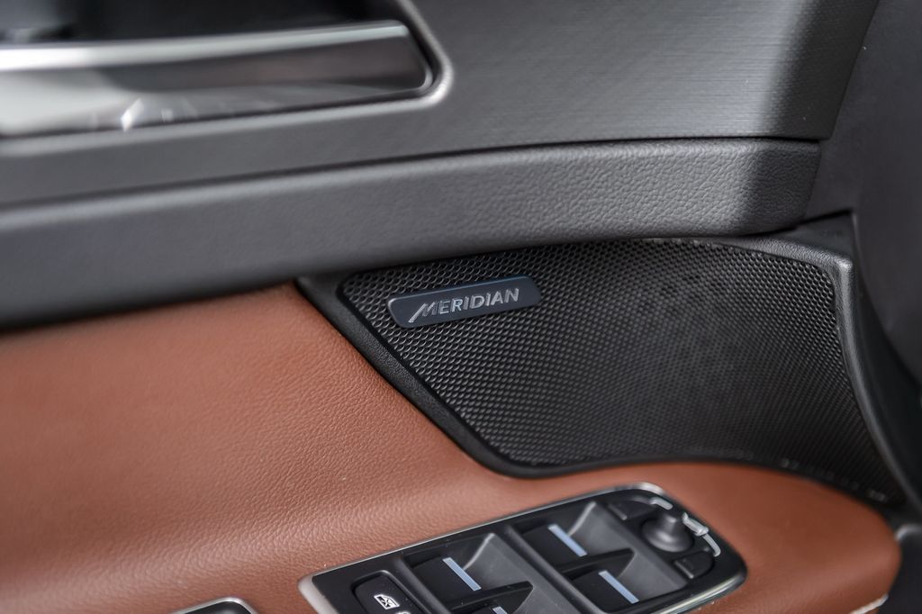 2018 Jaguar XF JAGUAR XF S AWD - NAV - PANO ROOF - BACKUP CAM - GORGEOUS - 22952626 - 48