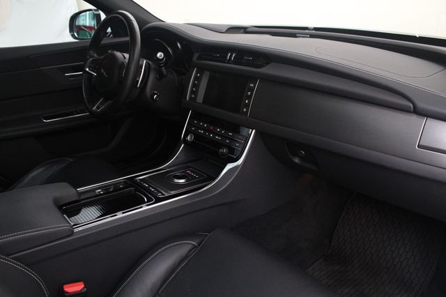 2018 Jaguar XF Sportbrake S AWD - 22504862 - 5