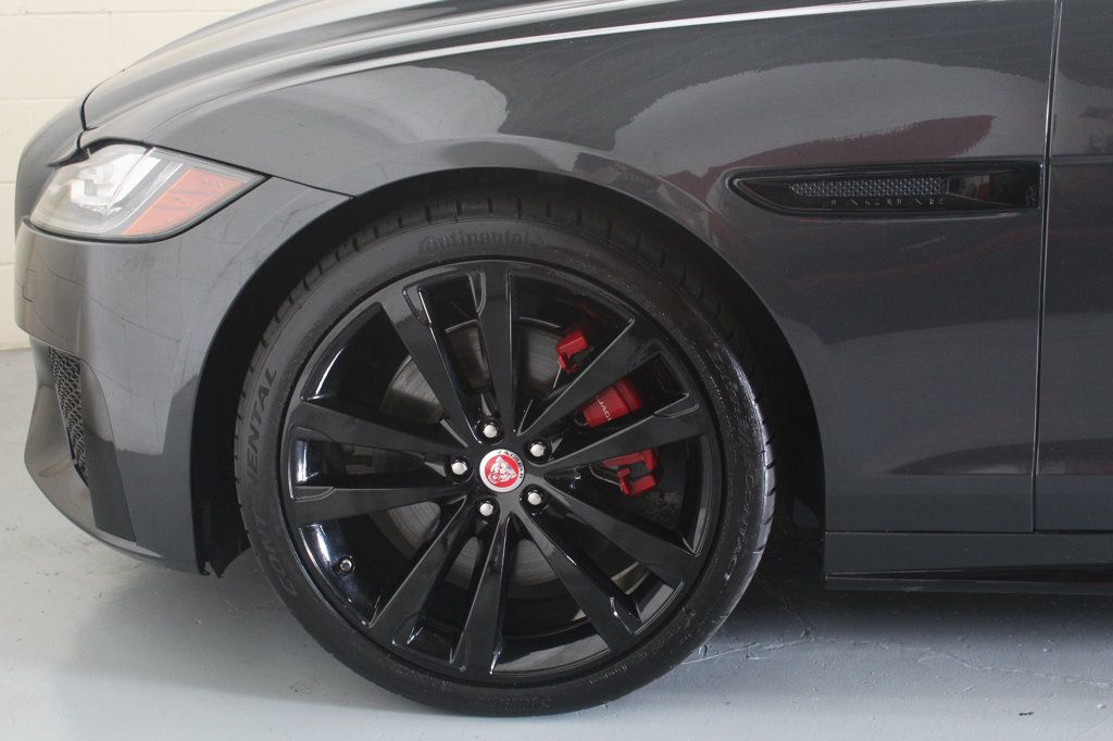 2018 Jaguar XF Sportbrake S AWD photo 11