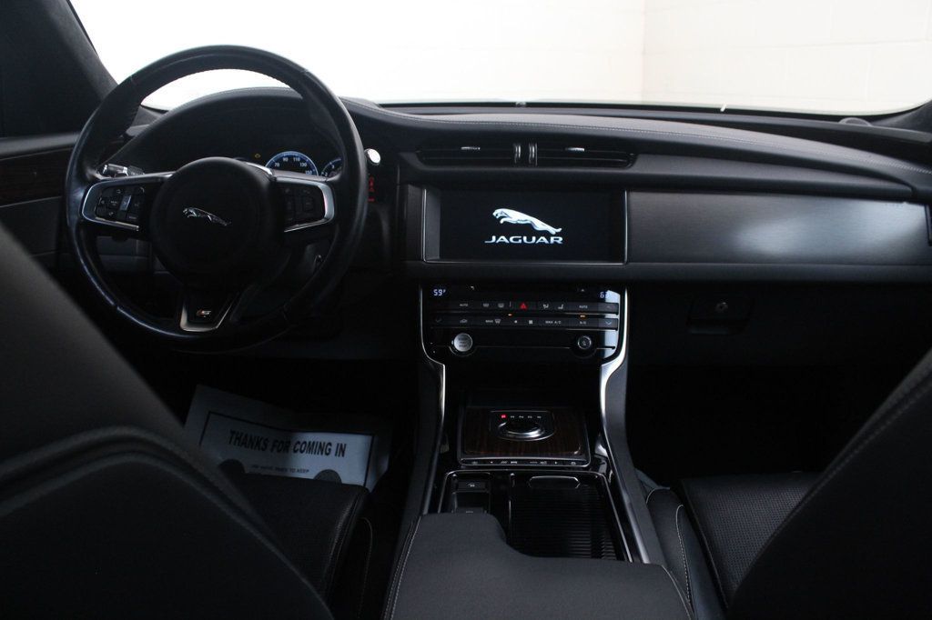 2018 Jaguar XF Sportbrake S AWD photo 5