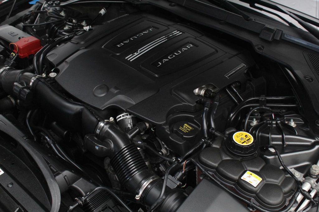 2018 Jaguar XF Sportbrake S AWD photo 6