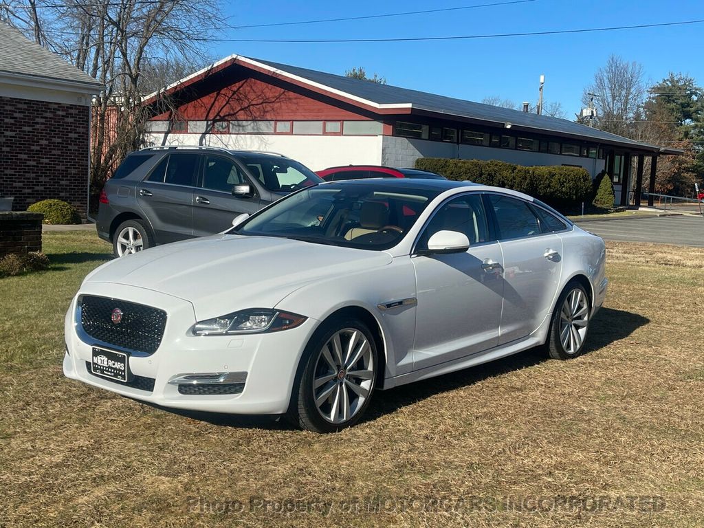 2018 Jaguar XJ WHAT A BEAUTY HERE! AWD R-SPORT MODEL!  - 22264240 - 3