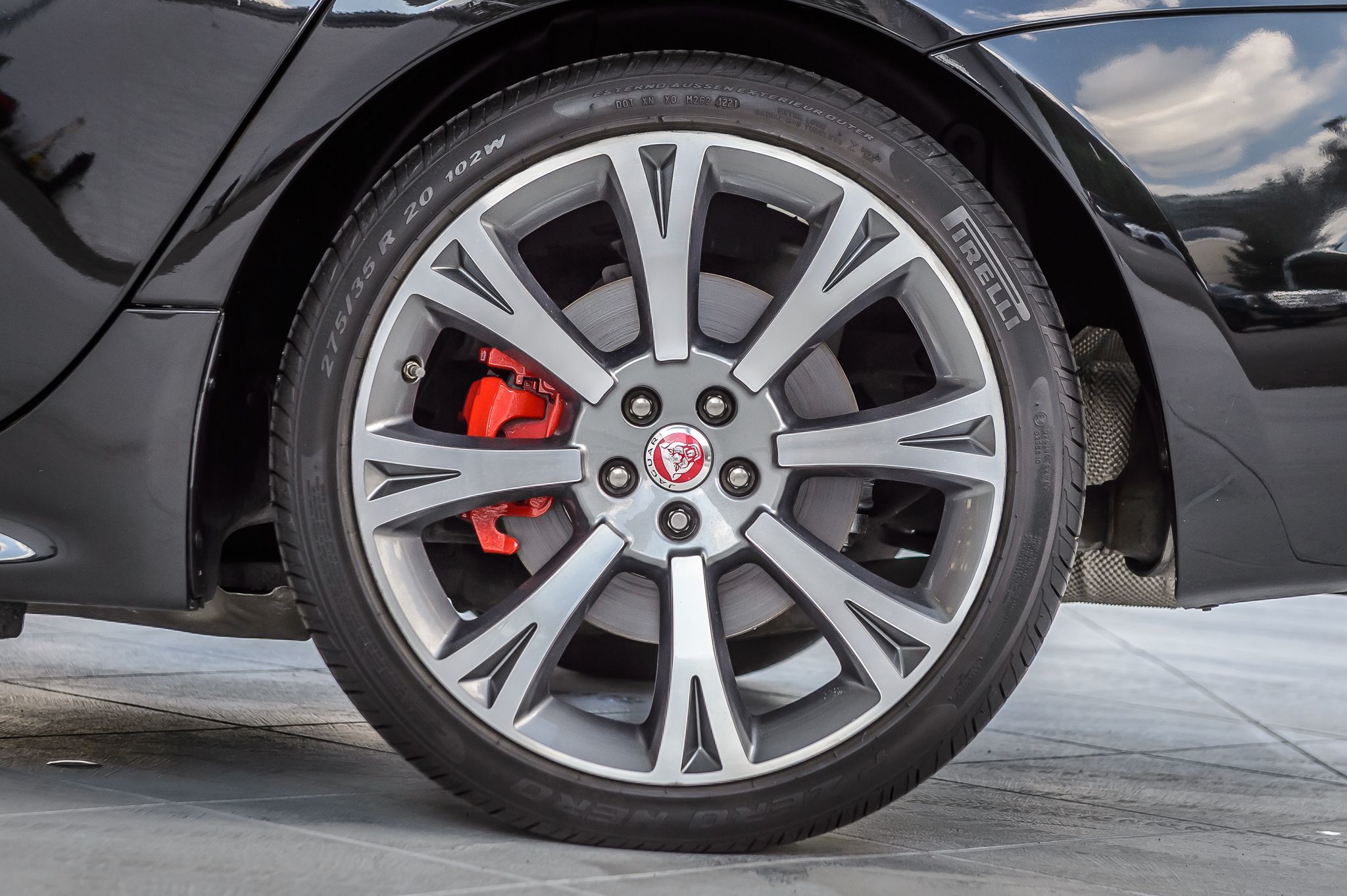 2018 Jaguar XJ R-Sport photo 9