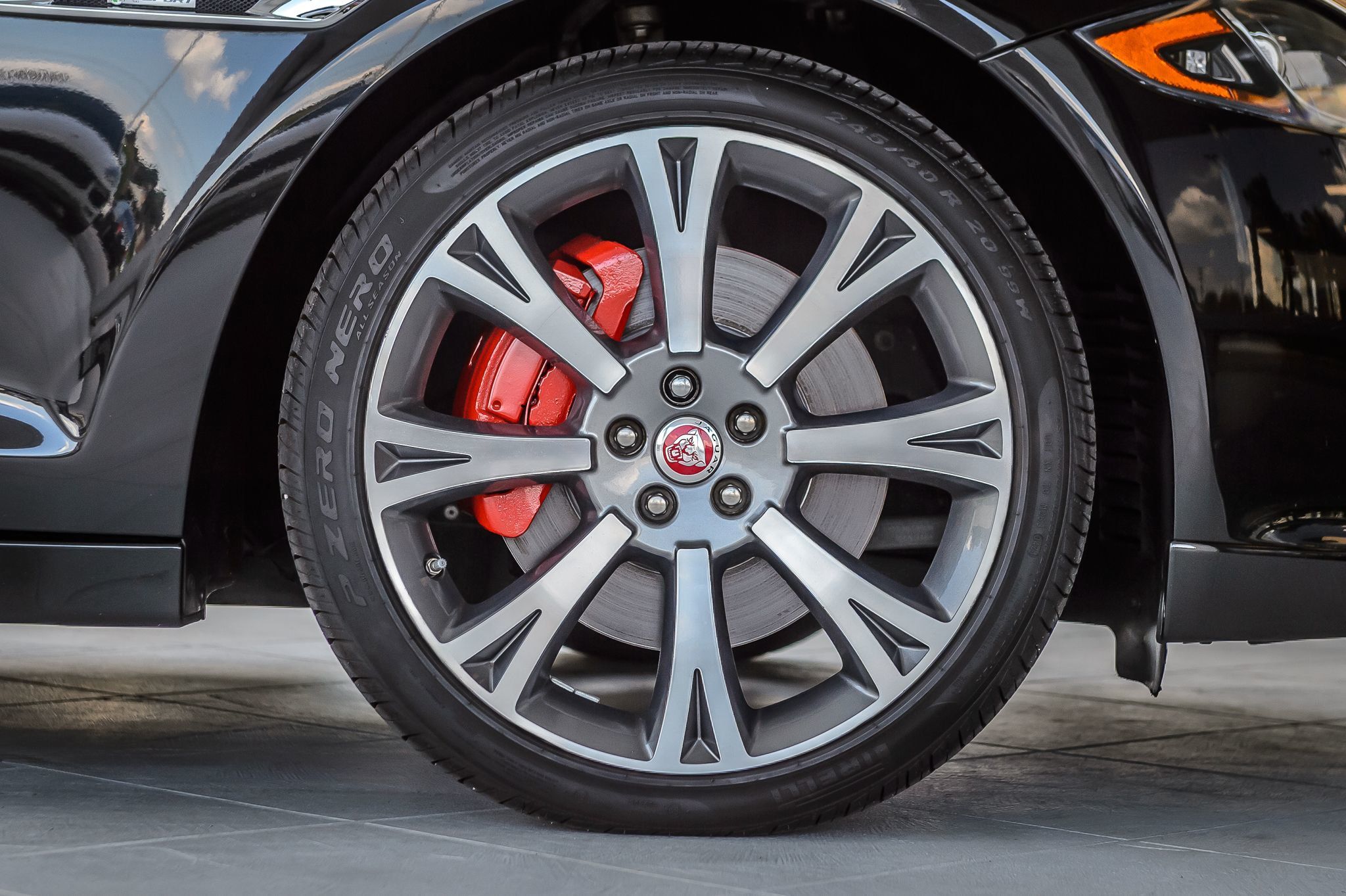 2018 Jaguar XJ R-Sport photo 11