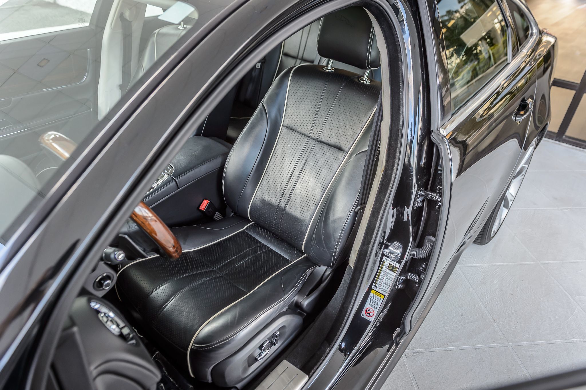 2018 Jaguar XJ R-Sport photo 32