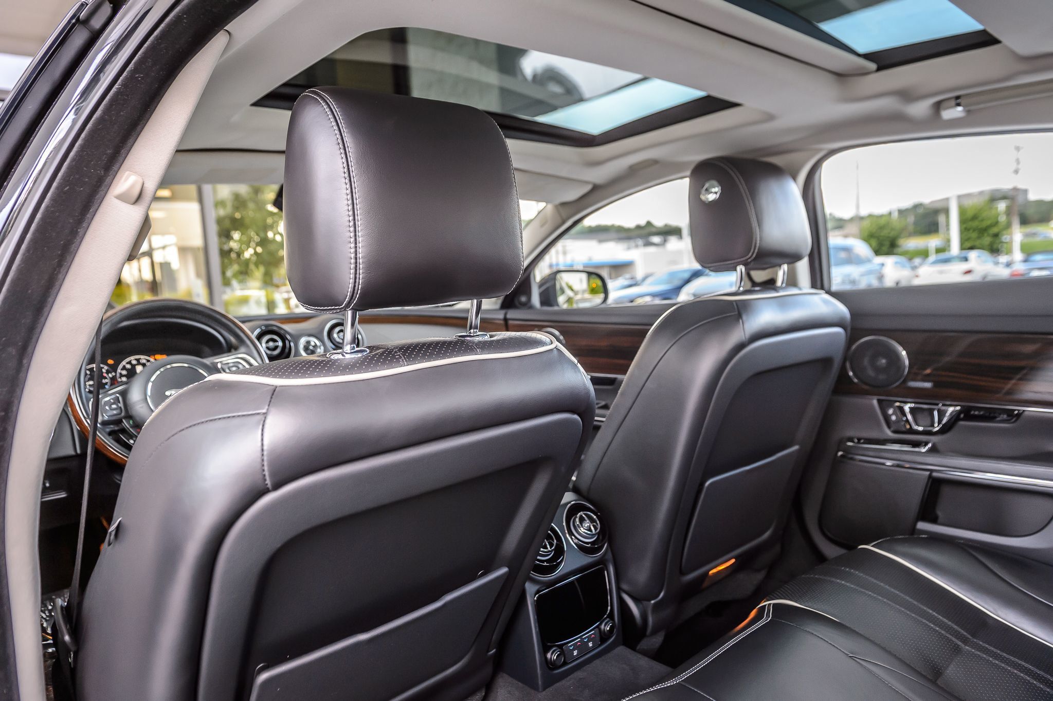 2018 Jaguar XJ R-Sport photo 34