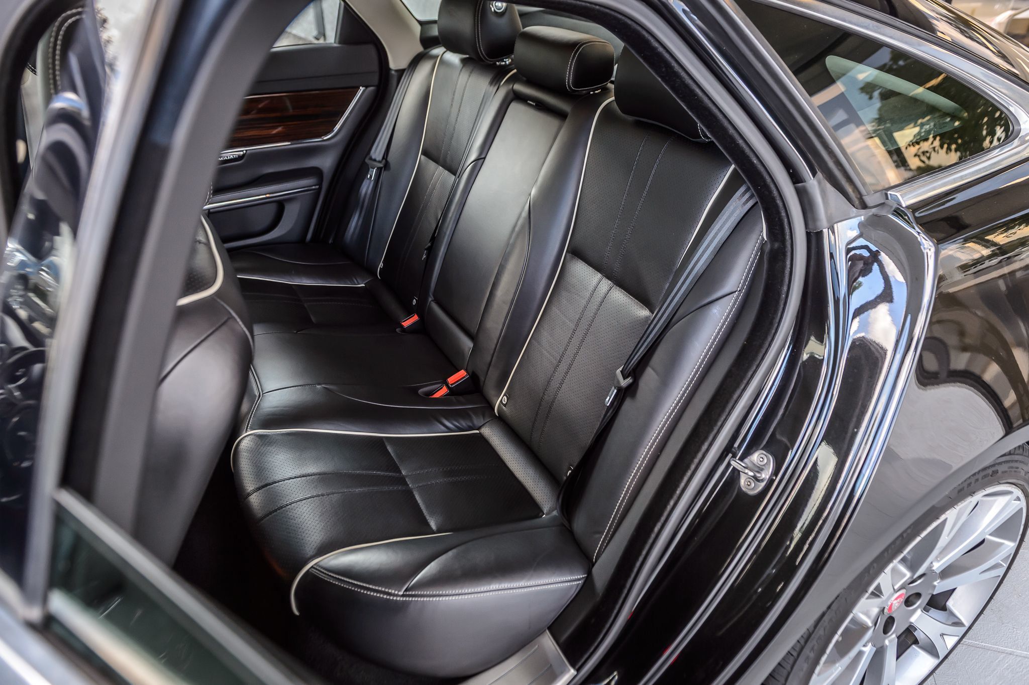 2018 Jaguar XJ R-Sport photo 35