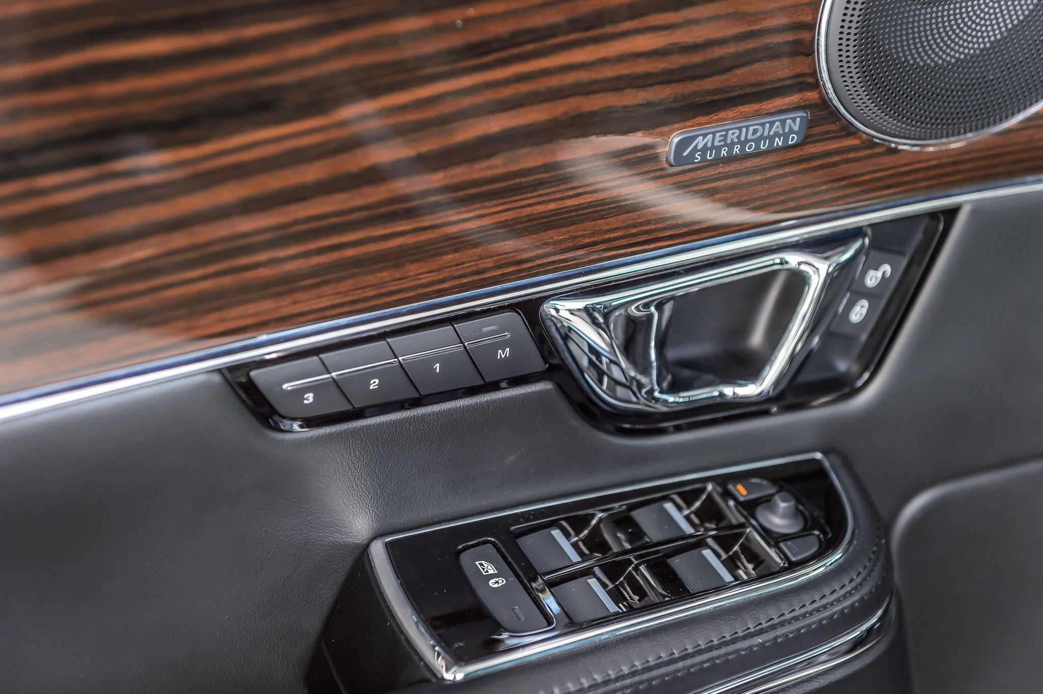 2018 Jaguar XJ R-Sport photo 43