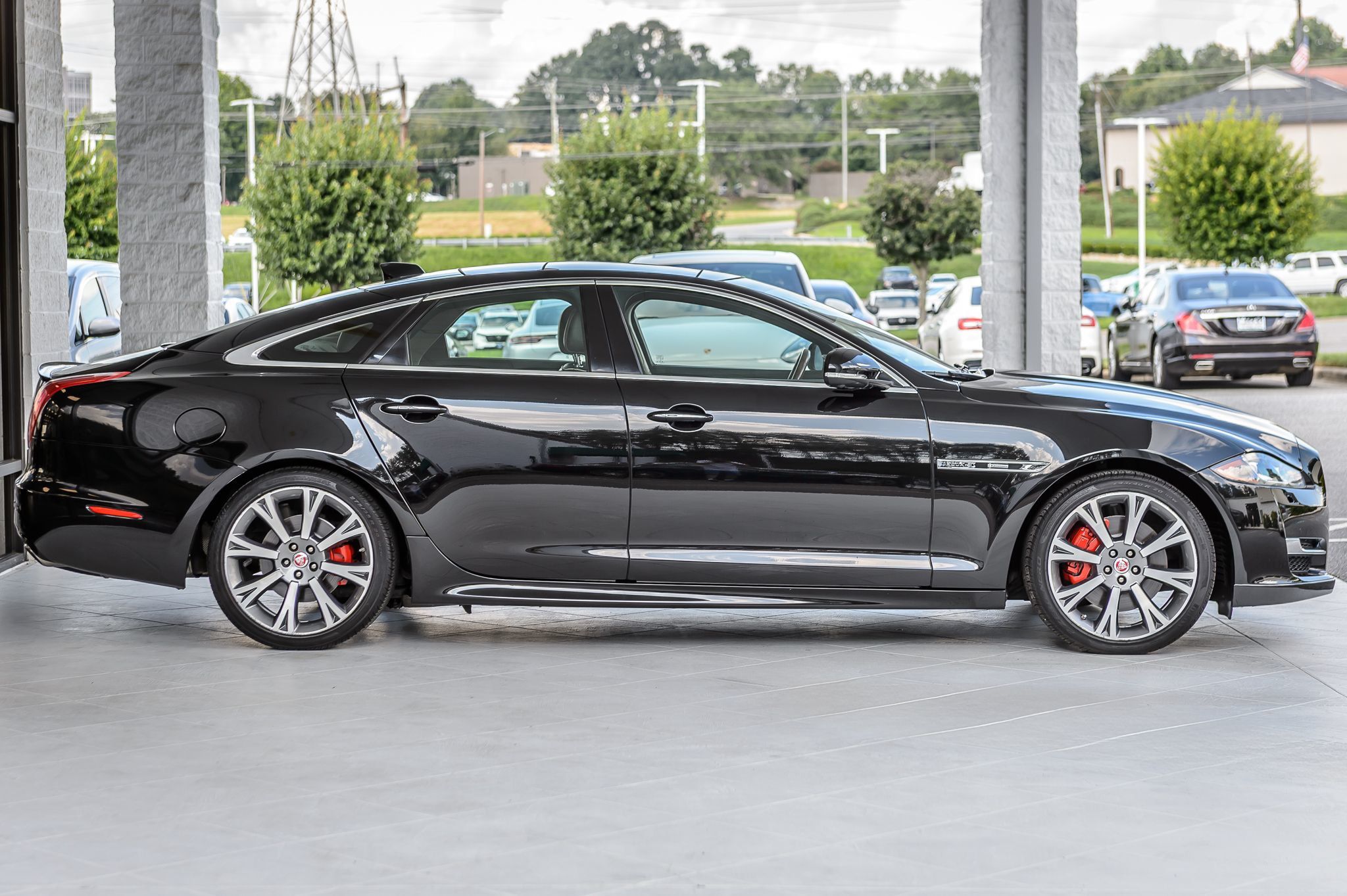 2018 Jaguar XJ R-Sport photo 48