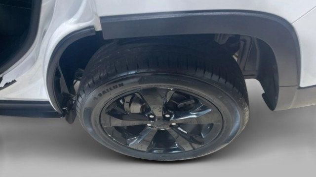 2018 Jeep Cherokee Latitude - 23057759 - 3