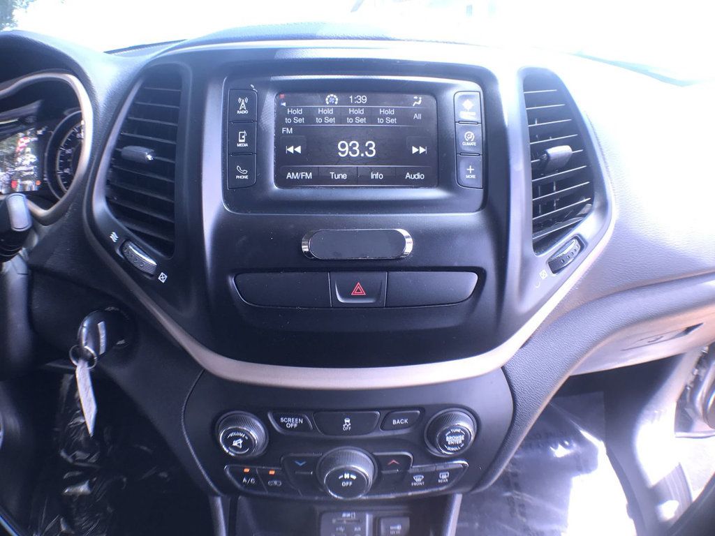 2018 Jeep Cherokee Latitude photo 10