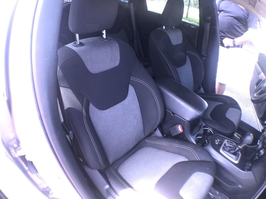 2018 Jeep Cherokee Latitude photo 13