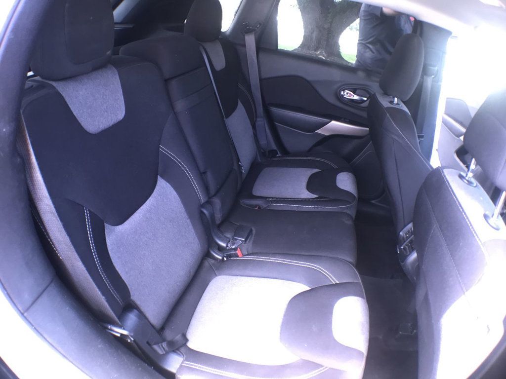2018 Jeep Cherokee Latitude photo 14