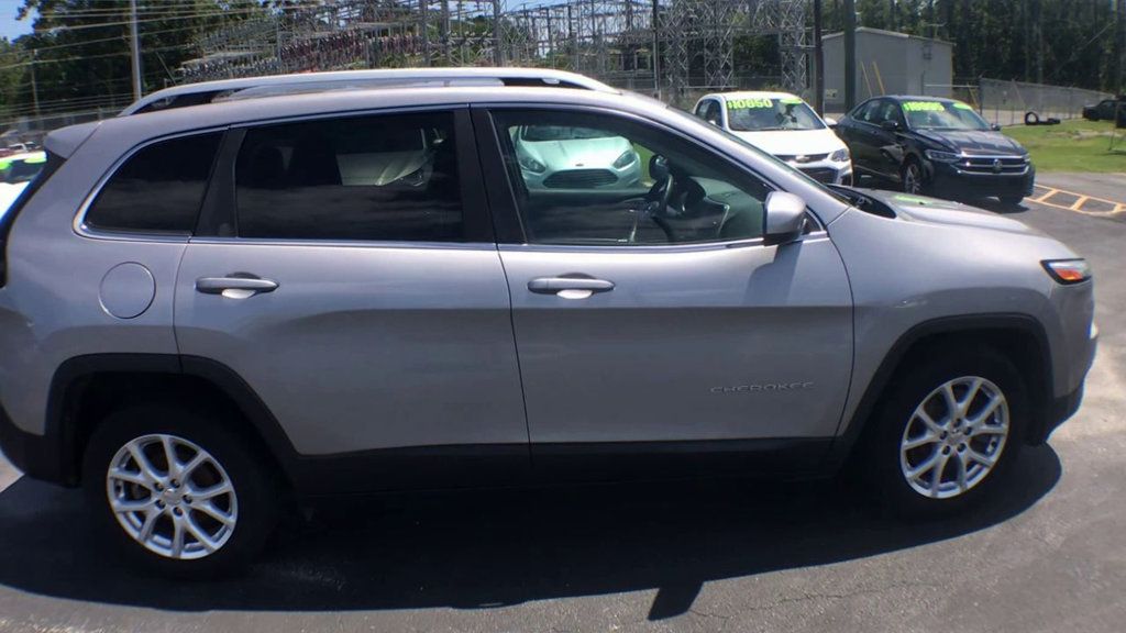 2018 Jeep Cherokee Latitude photo 4