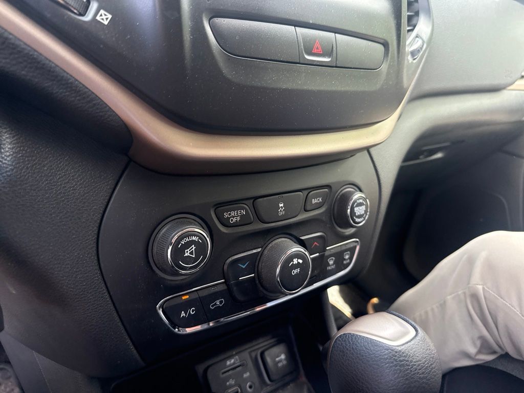 2018 Jeep Cherokee Latitude - 23041195 - 12