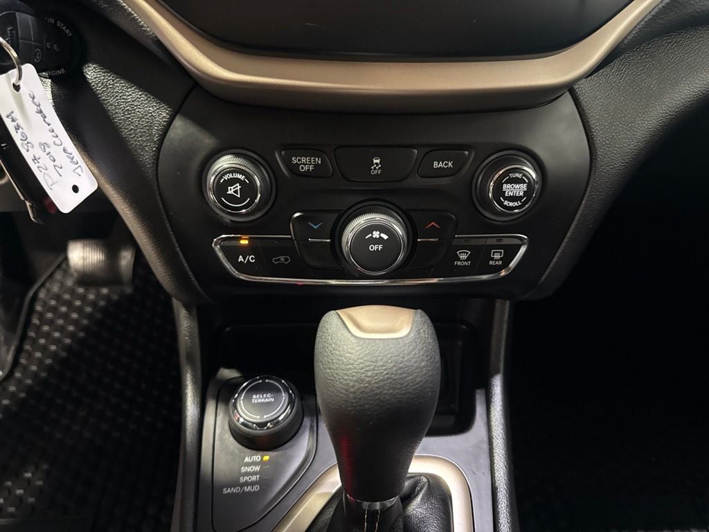 2018 Jeep Cherokee Latitude - 23041195 - 17