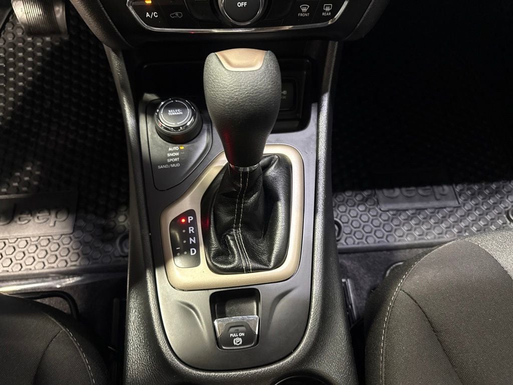 2018 Jeep Cherokee Latitude - 23041195 - 18