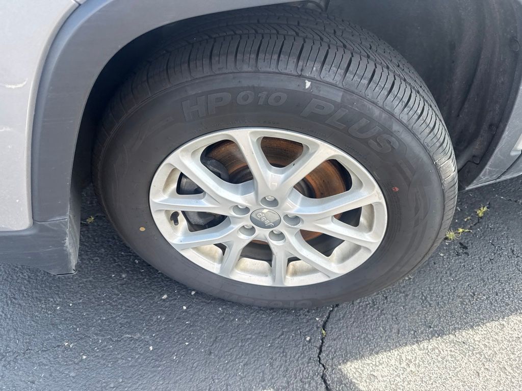 2018 Jeep Cherokee Latitude - 23041195 - 1