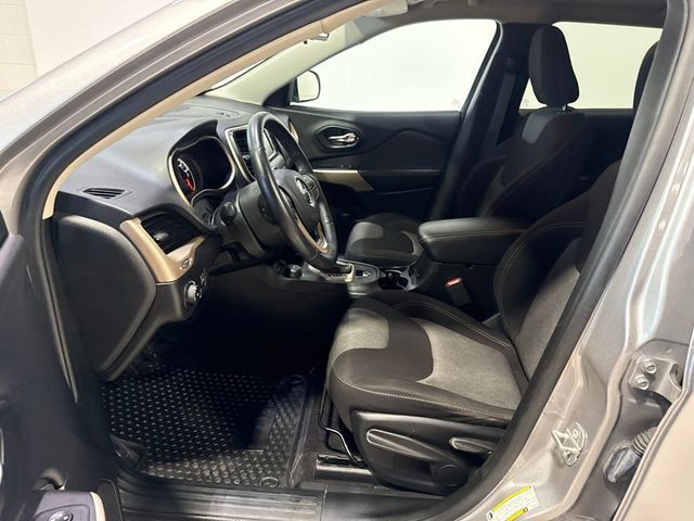 2018 Jeep Cherokee Latitude - 23041195 - 19