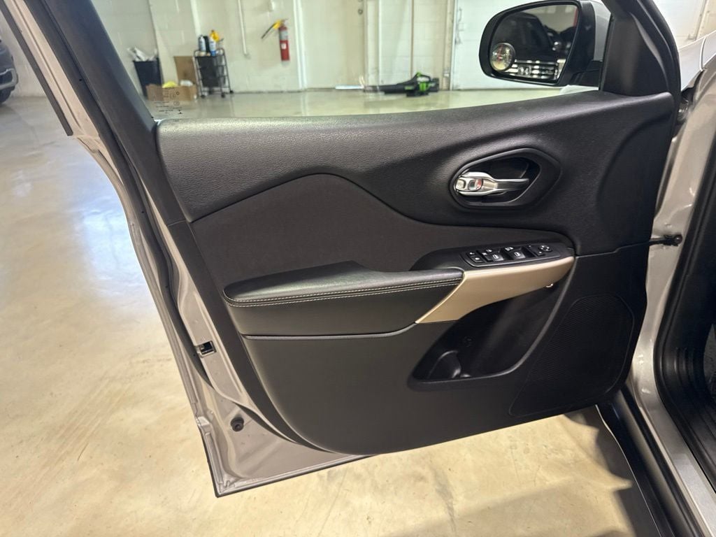 2018 Jeep Cherokee Latitude - 23041195 - 22