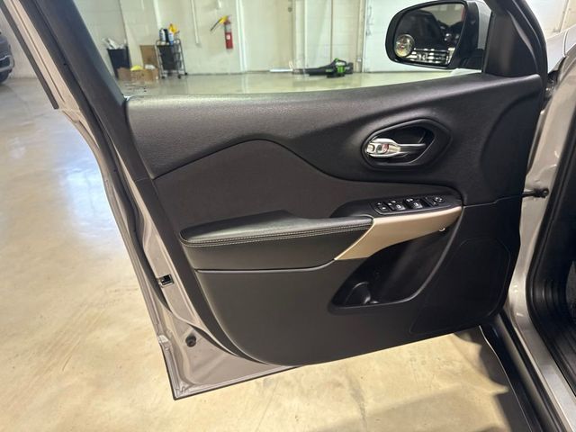 2018 Jeep Cherokee Latitude - 23041195 - 22