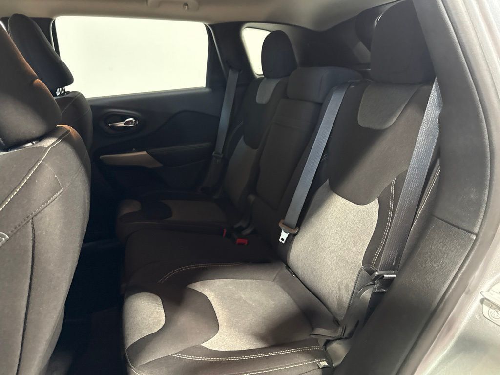 2018 Jeep Cherokee Latitude - 23041195 - 25