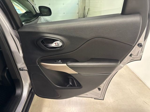 2018 Jeep Cherokee Latitude - 23041195 - 32