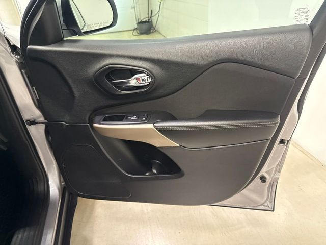 2018 Jeep Cherokee Latitude - 23041195 - 36
