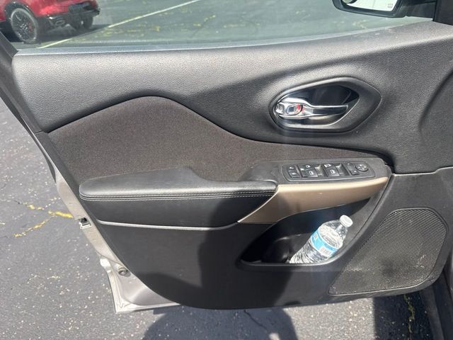 2018 Jeep Cherokee Latitude - 23041195 - 8