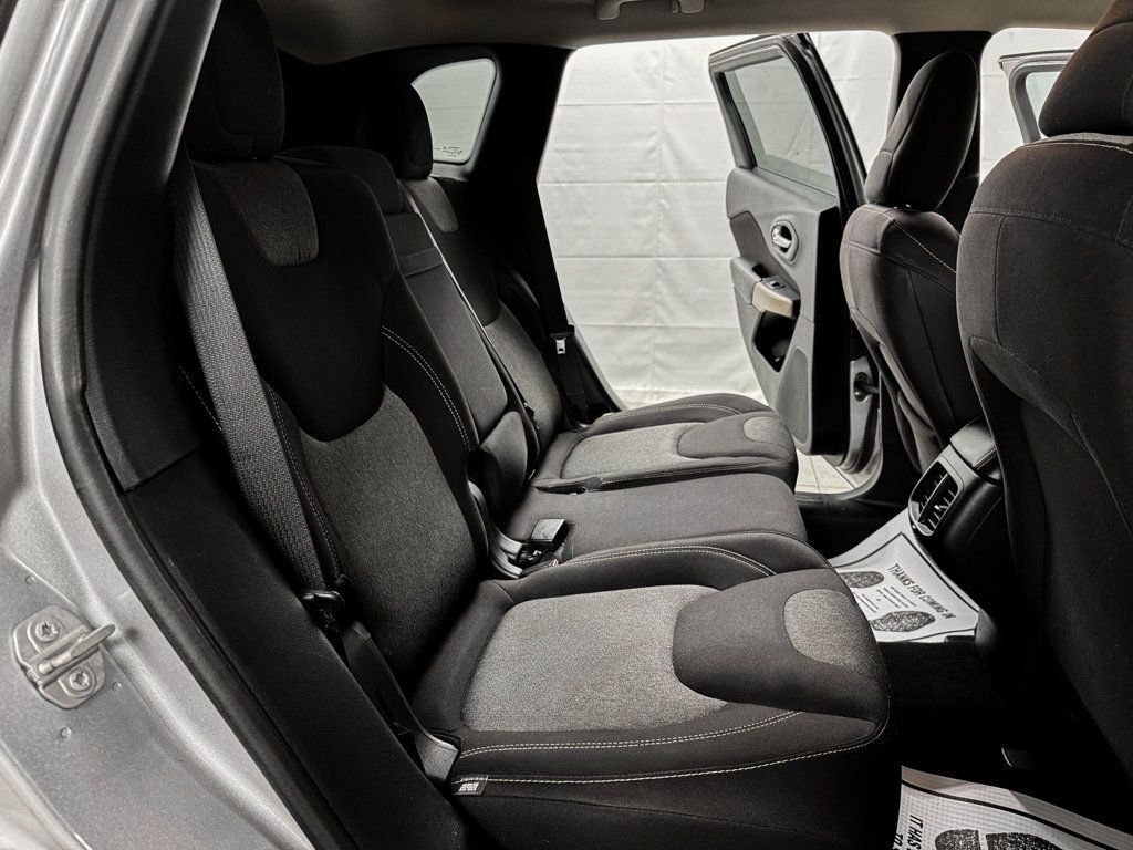 2018 Jeep Cherokee LATITUDE - 23010946 - 9