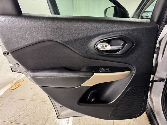 2018 Jeep Cherokee LATITUDE - 23010946 - 13