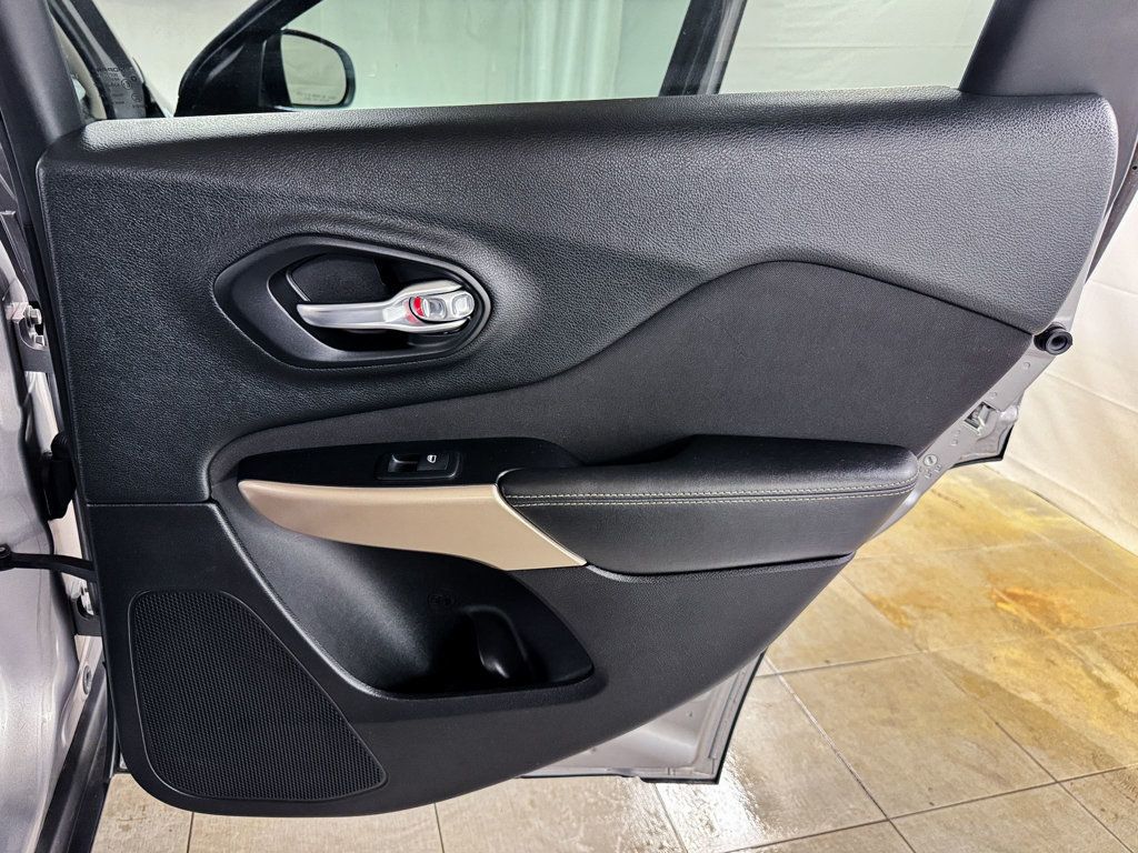 2018 Jeep Cherokee LATITUDE - 23010946 - 14