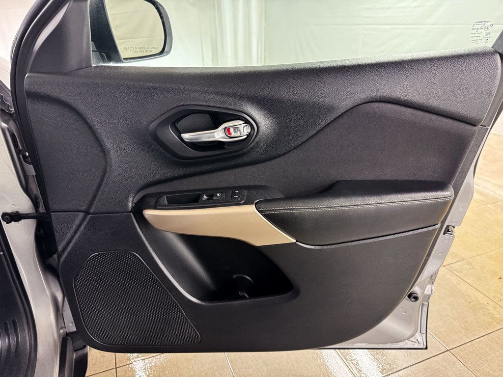 2018 Jeep Cherokee LATITUDE - 23010946 - 15