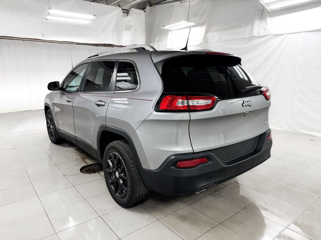 2018 Jeep Cherokee LATITUDE - 23010946 - 3