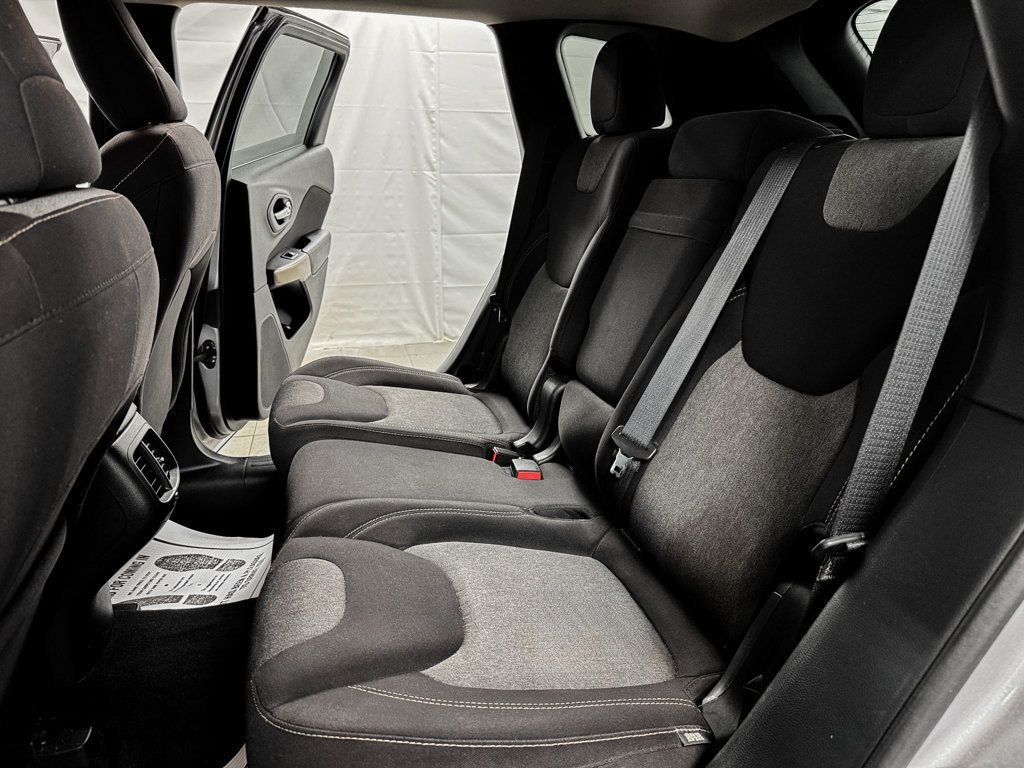 2018 Jeep Cherokee LATITUDE - 23010946 - 8