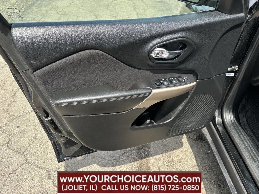 2018 Jeep Cherokee Latitude 4x4 4dr SUV - 22856423 - 14