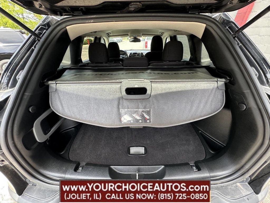 2018 Jeep Cherokee Latitude 4x4 4dr SUV - 22856423 - 6