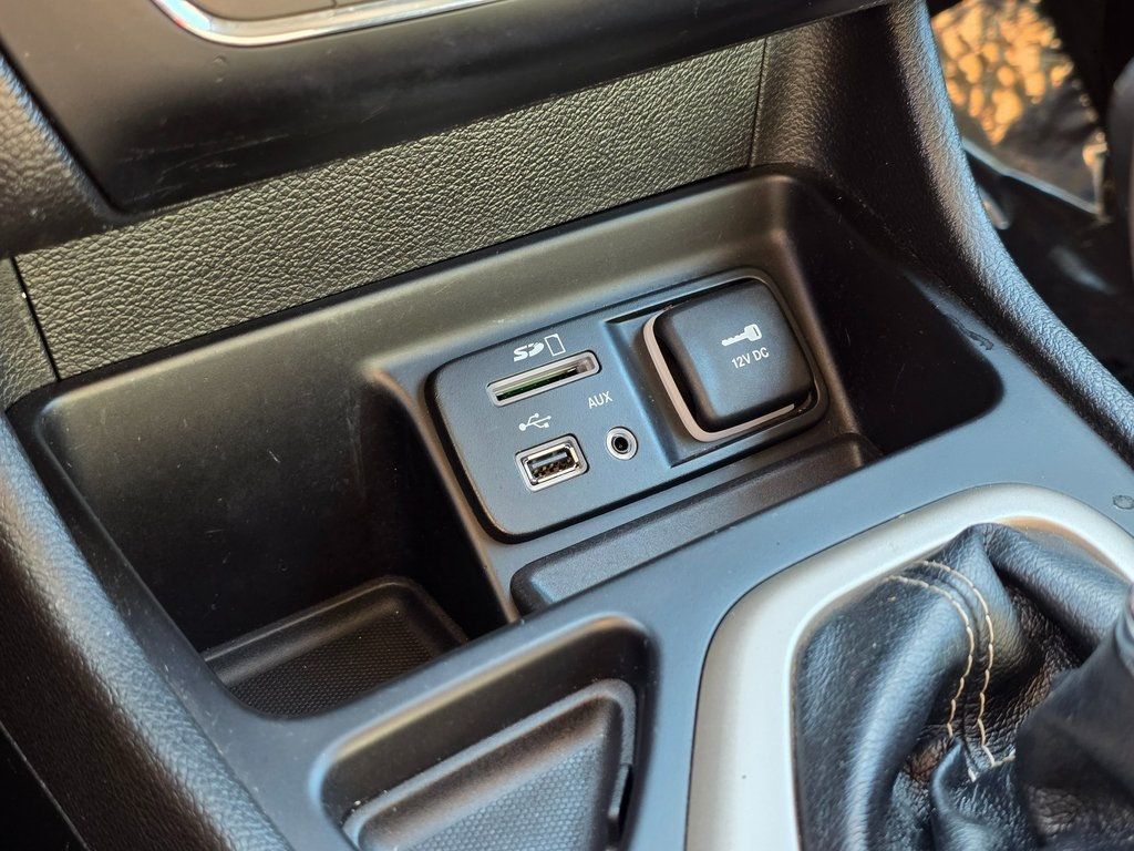 2018 Jeep Cherokee Limited FWD - 22948892 - 28