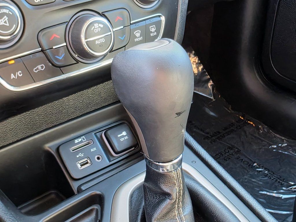 2018 Jeep Cherokee Limited FWD - 22948892 - 29