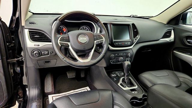 2018 Jeep Cherokee Overland 4x4 w/ CommandView Dual-Pane Pranoramic Roof - 23046226 - 11