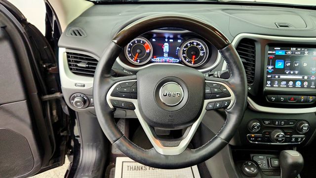 2018 Jeep Cherokee Overland 4x4 w/ CommandView Dual-Pane Pranoramic Roof - 23046226 - 12