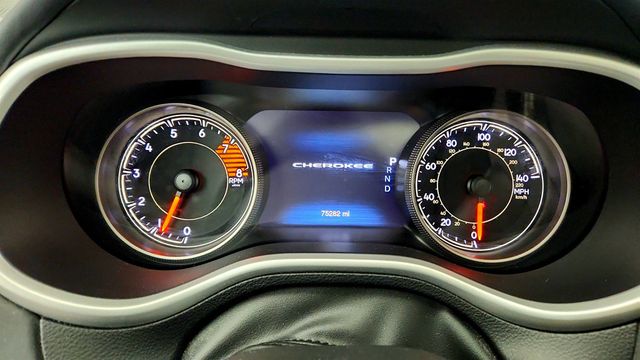 2018 Jeep Cherokee Overland 4x4 w/ CommandView Dual-Pane Pranoramic Roof - 23046226 - 13
