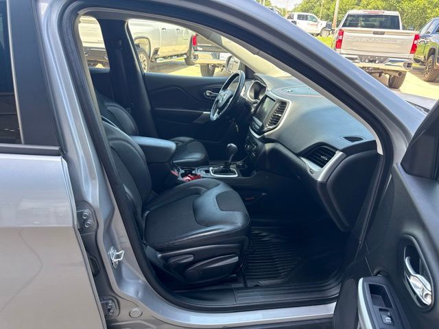 2018 Jeep Cherokee Trailhawk 4x4 - 23040373 - 11