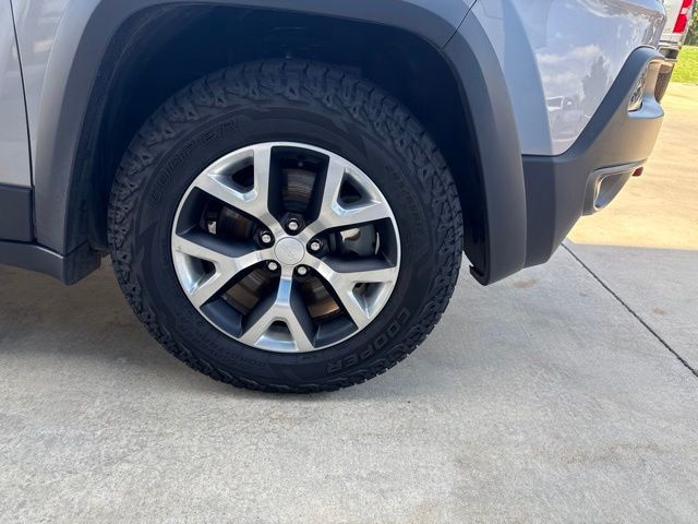 2018 Jeep Cherokee Trailhawk 4x4 - 23040373 - 19