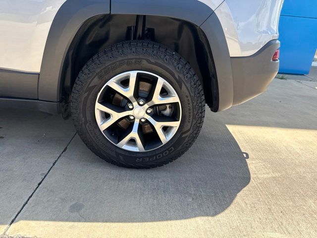2018 Jeep Cherokee Trailhawk 4x4 - 23040373 - 21