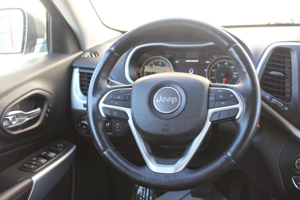 2018 Jeep Cherokee Trailhawk 4x4 - 22887705 - 18