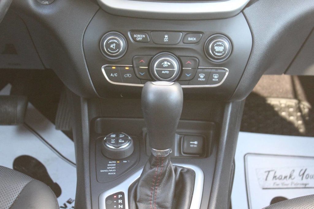 2018 Jeep Cherokee Trailhawk 4x4 - 22887705 - 19