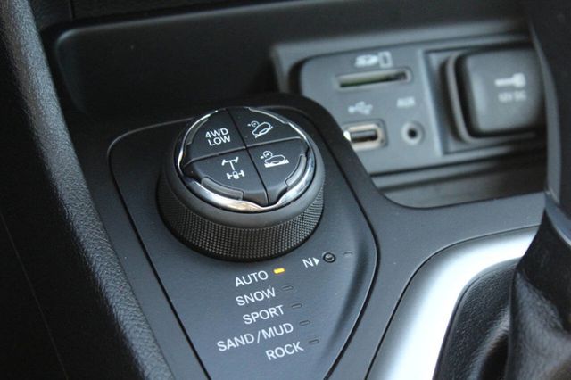 2018 Jeep Cherokee Trailhawk 4x4 - 22887705 - 24