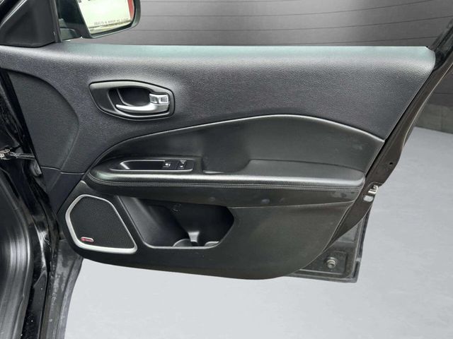 2018 Jeep Compass Altitude 4x4 - 22944151 - 22